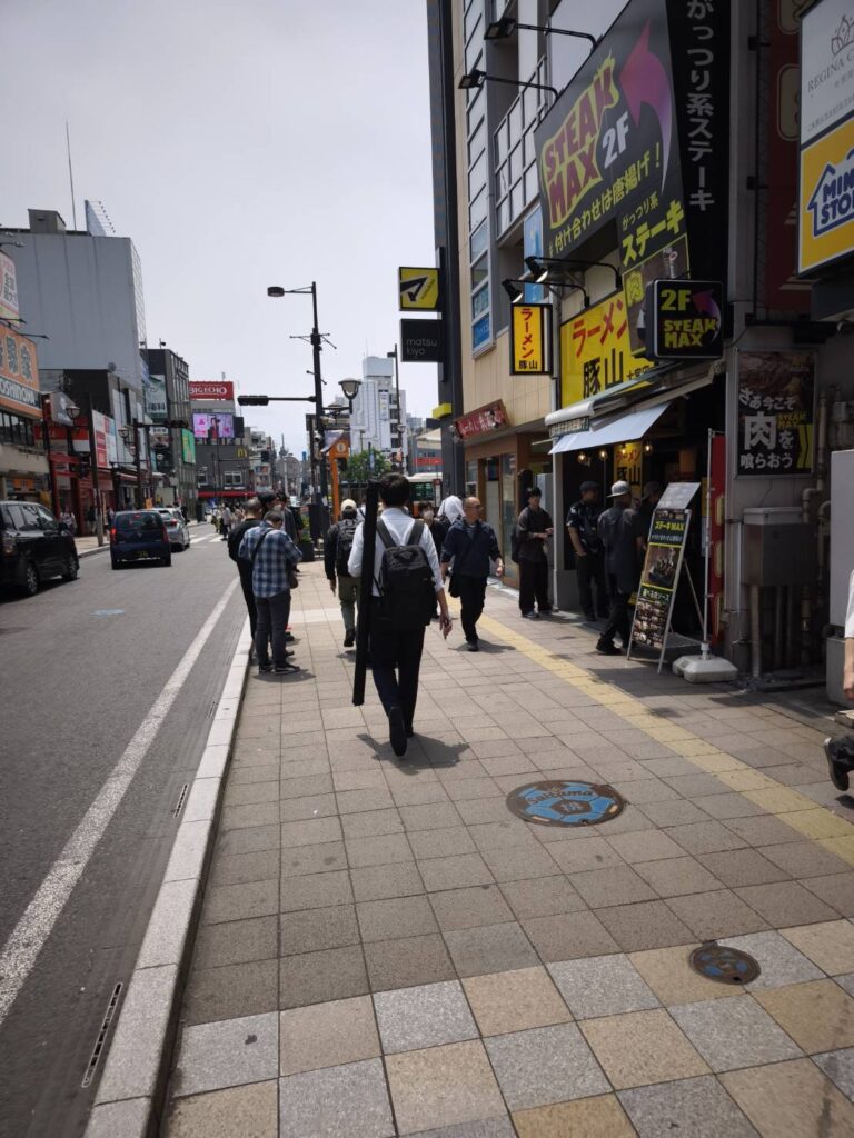豚山大宮店の路地