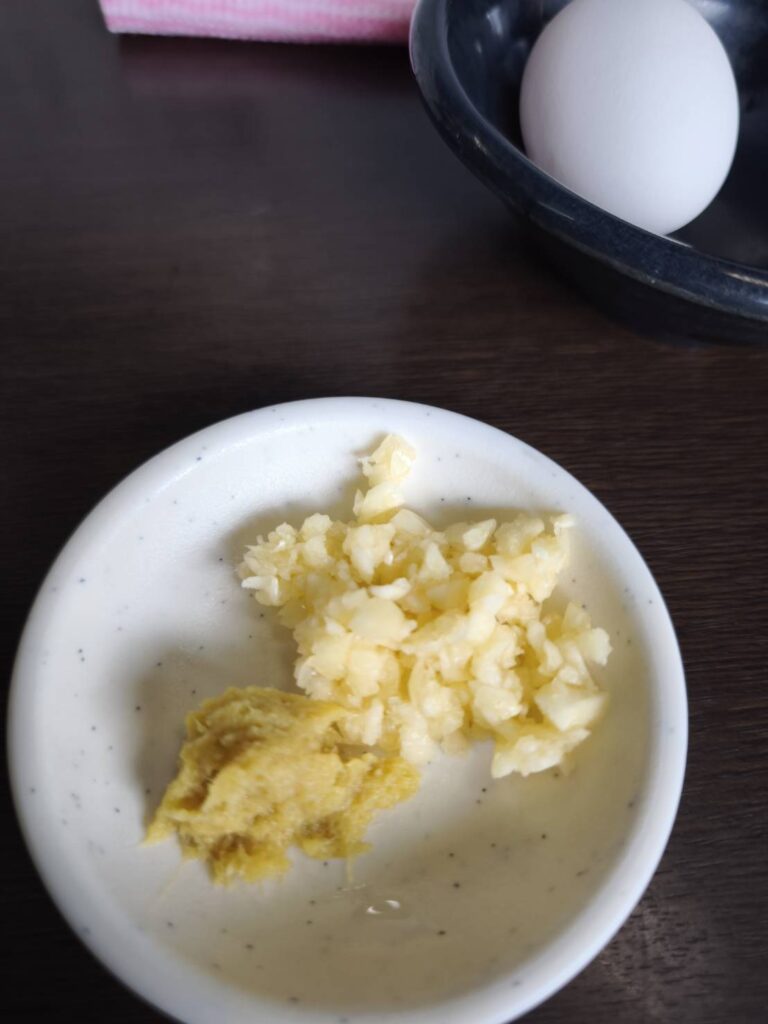 ラーメンどでん大宮店のにんにくとしょうが