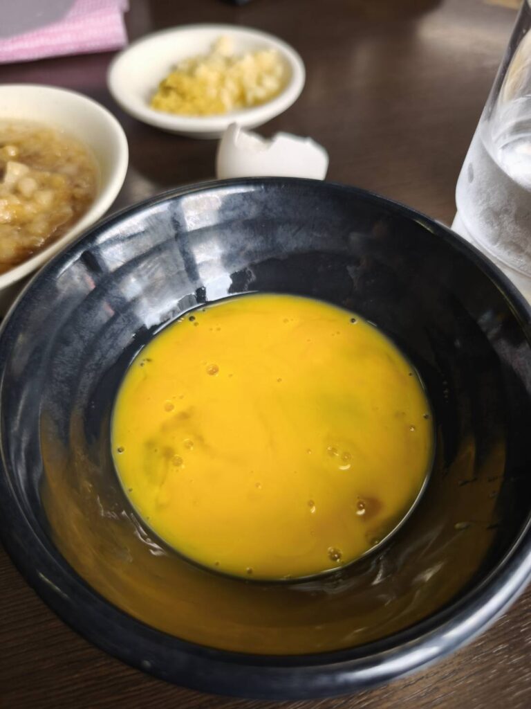 ラーメンどでん大宮店の溶いた生卵