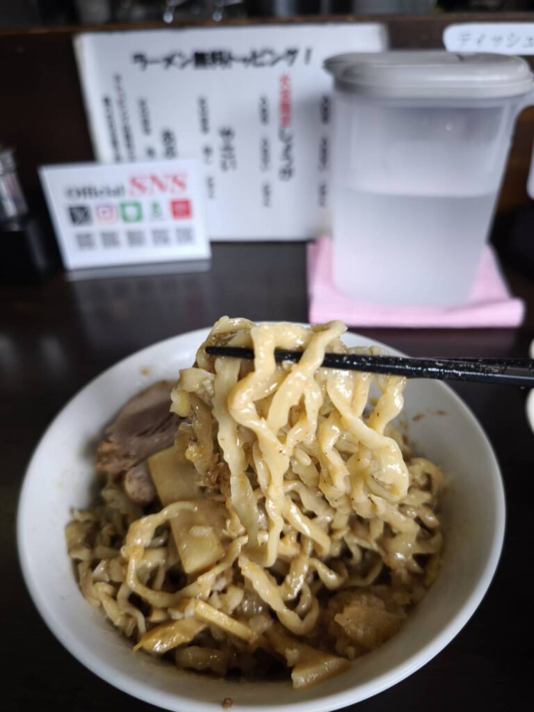 ラーメンどでん大宮店のごわごわ麺