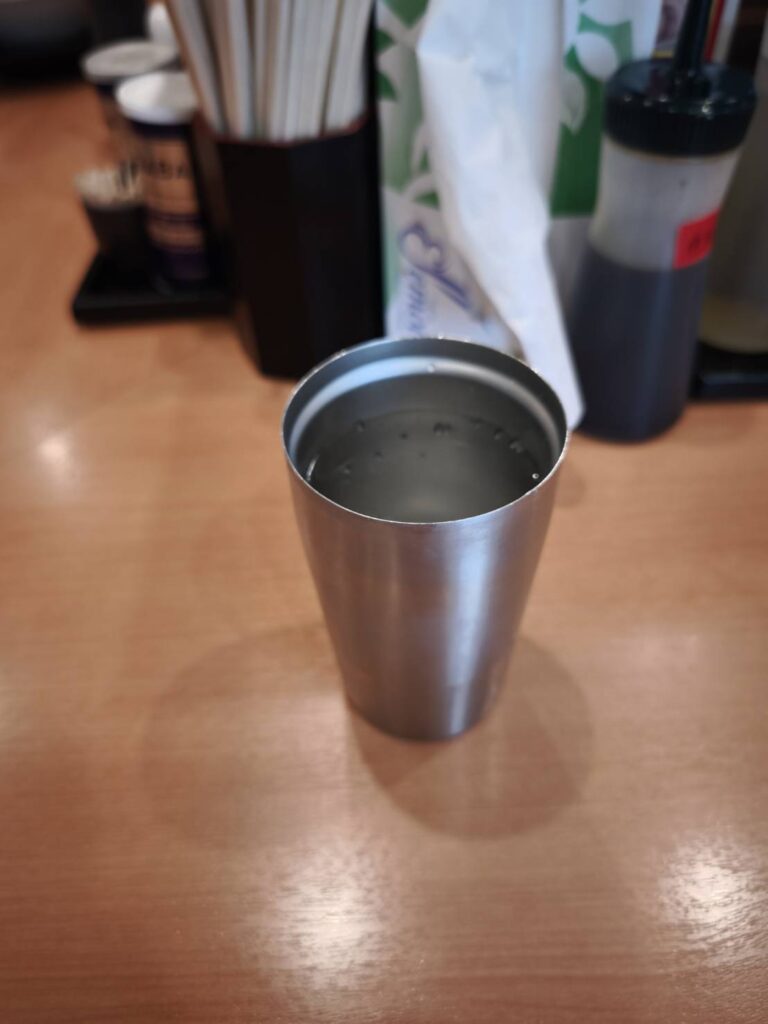 ラーメン豚のトリコの卓上