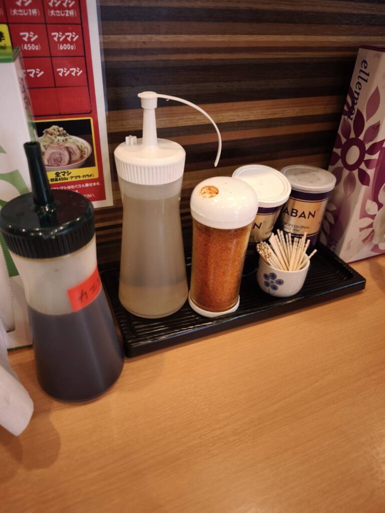 ラーメン豚のトリコの卓上調味料