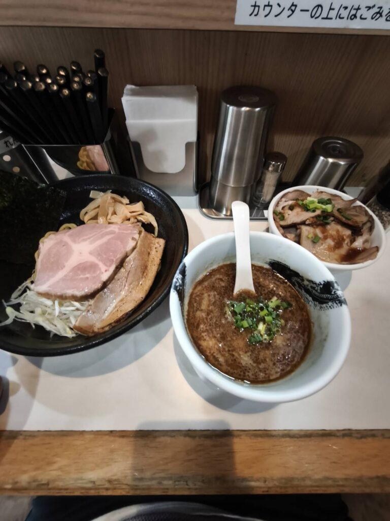 麺屋 扇 SENの濃厚塩つけ麺と炙りチャーシュー丼
