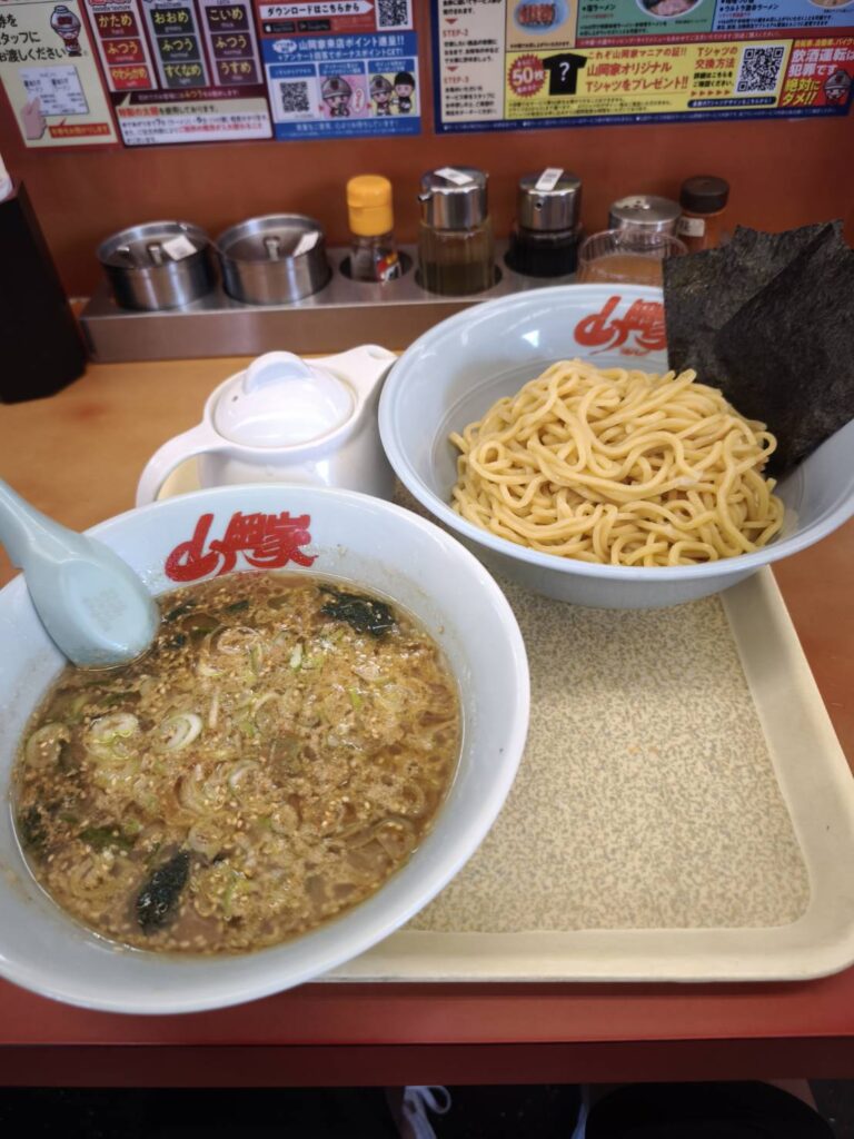 山岡家さいたま宮前店のつけ麺酢抜き