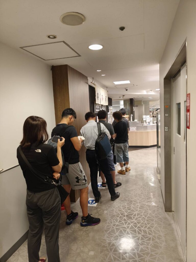ゴールデンタイガーお食事ちゅうぼうそごう大宮店の行列