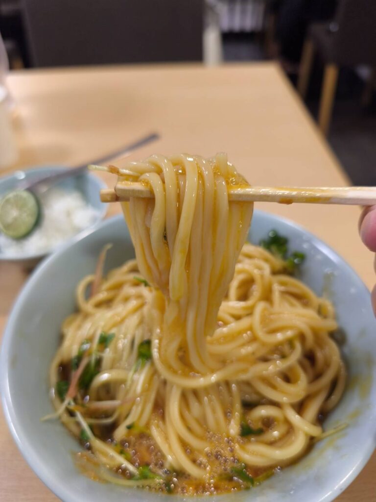 ゴールデンタイガーお食事ちゅうぼうそごう大宮店の薬味TKM麺リフト
