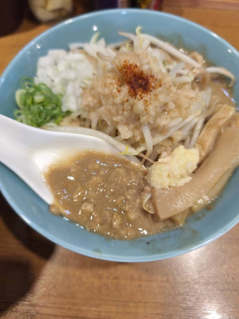 寿製麺よしかわ 川越店の凶暴な特濃味噌ラーメンのスープ