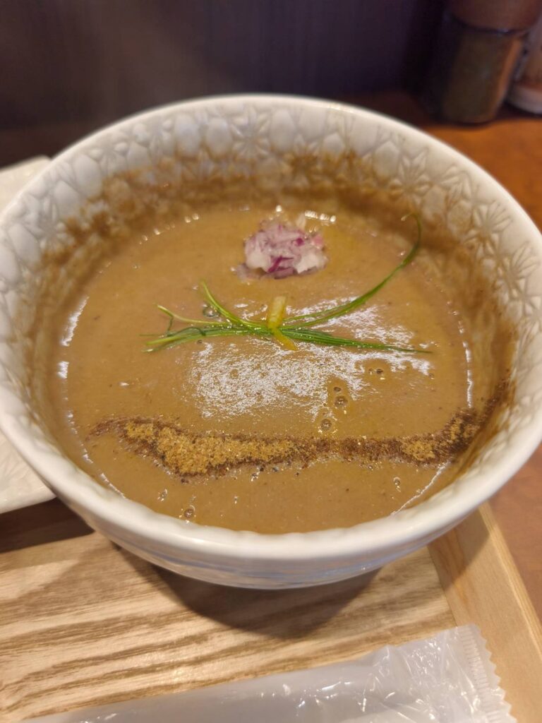 手打式特級多加水 御影麺 鏑矢のつけ汁