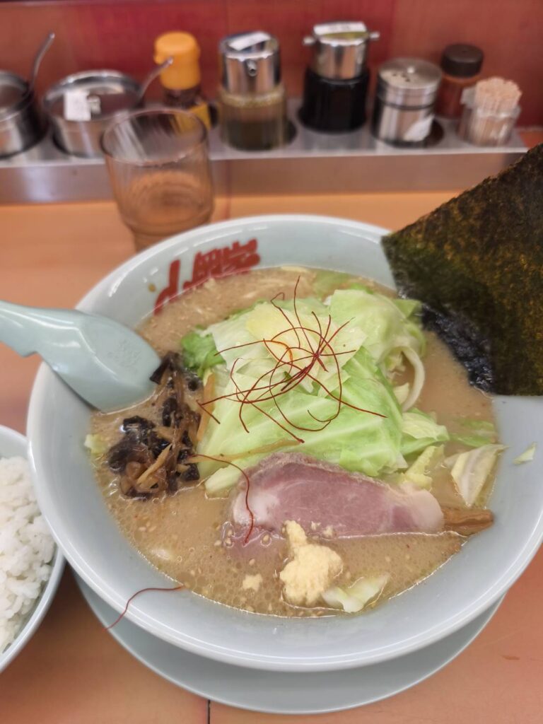 山岡家の限定濃厚白みそとんこつラーメン