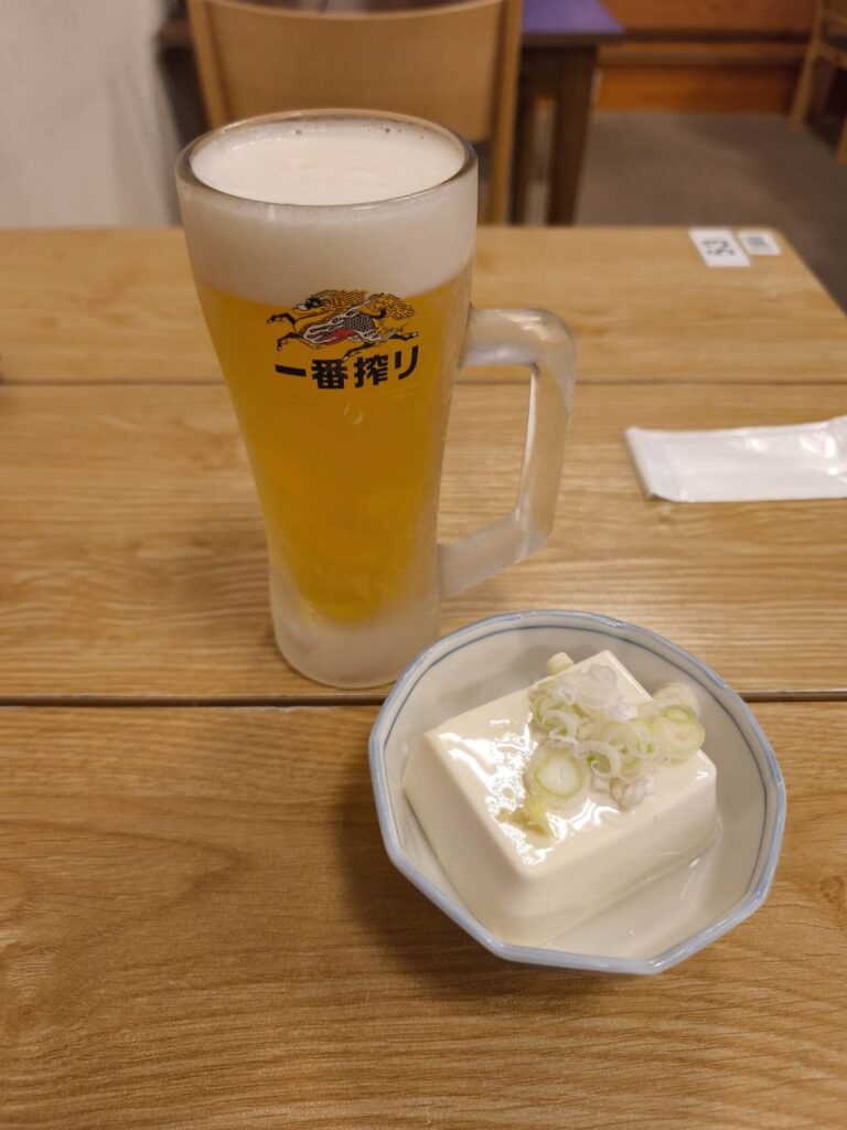 草加健康センターの生中と冷奴