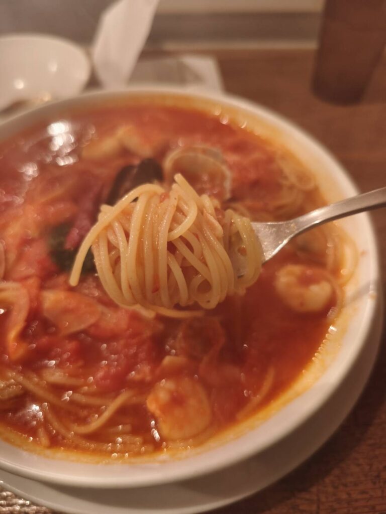 スパゲッティー専科 はらっぱ 本店のピッカンテの麺