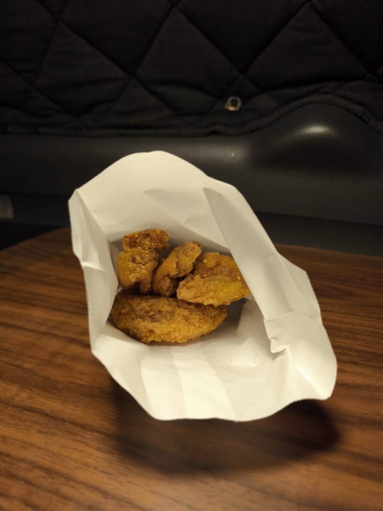 玉村宿で買った唐揚げとメンチカツ