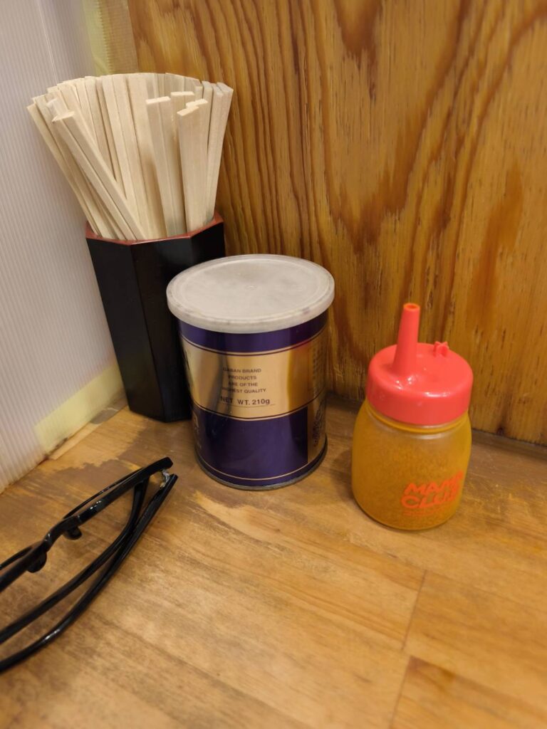 ラーメン二郎前橋千代田町店の卓上調味料