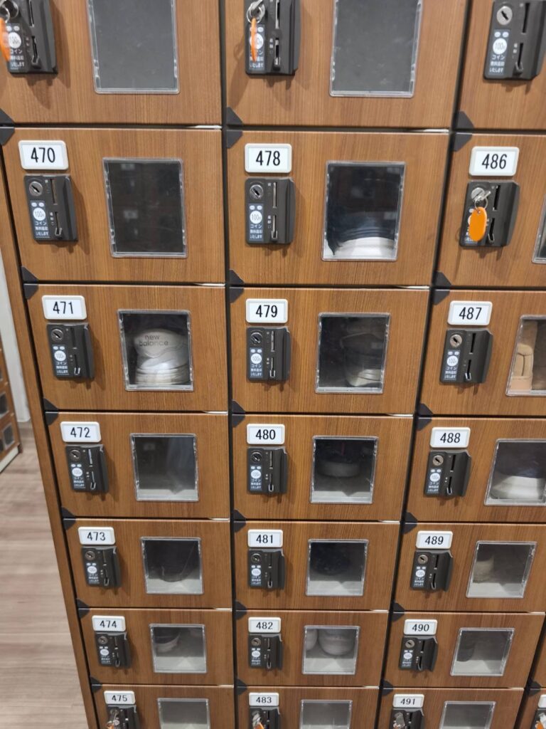 湯の道 利久 前橋南店の下駄箱