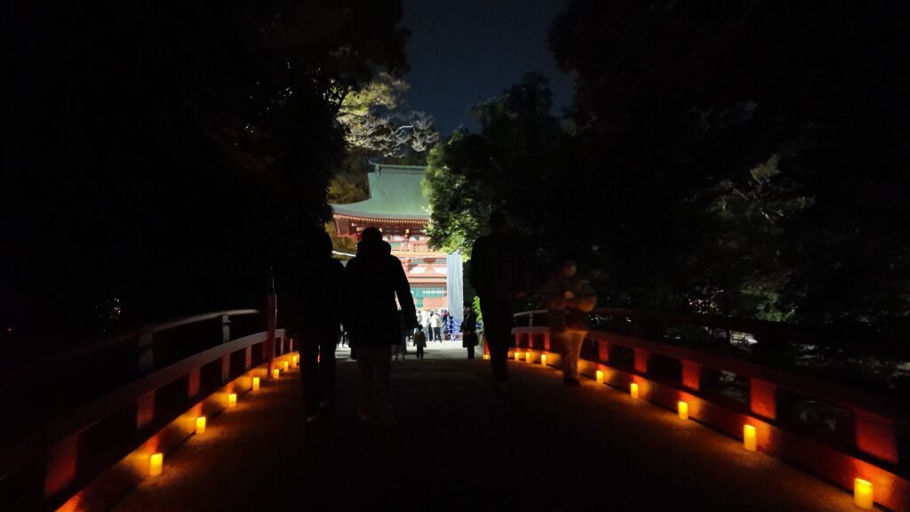 氷川神社プロジェクションマッピング中の橋