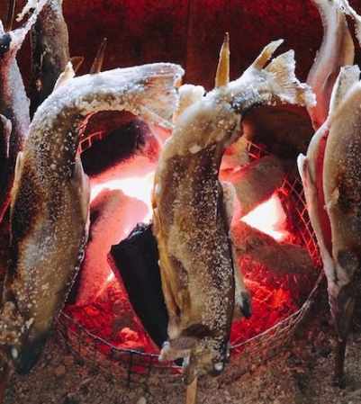 みなかみ町の日帰り温泉鈴森の湯の岩魚の塩焼き