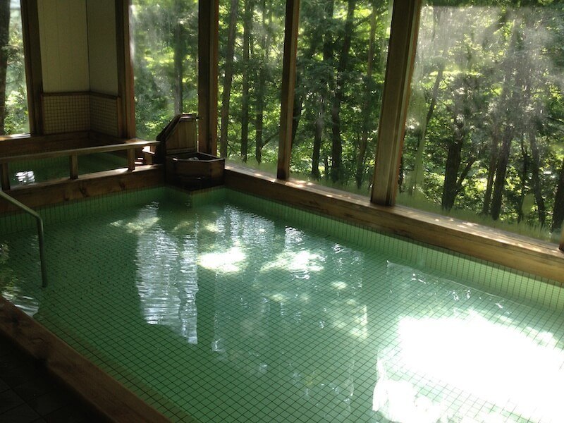 みなかみ町の日帰り温泉鈴森の湯の内湯