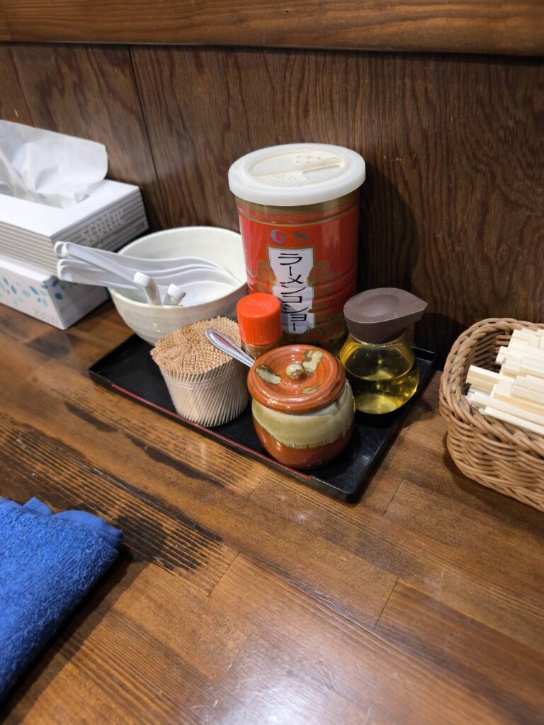 ラーメン花屋の卓上調味料