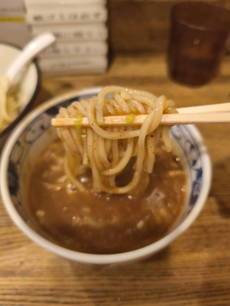 新橋 纏の麺リフト