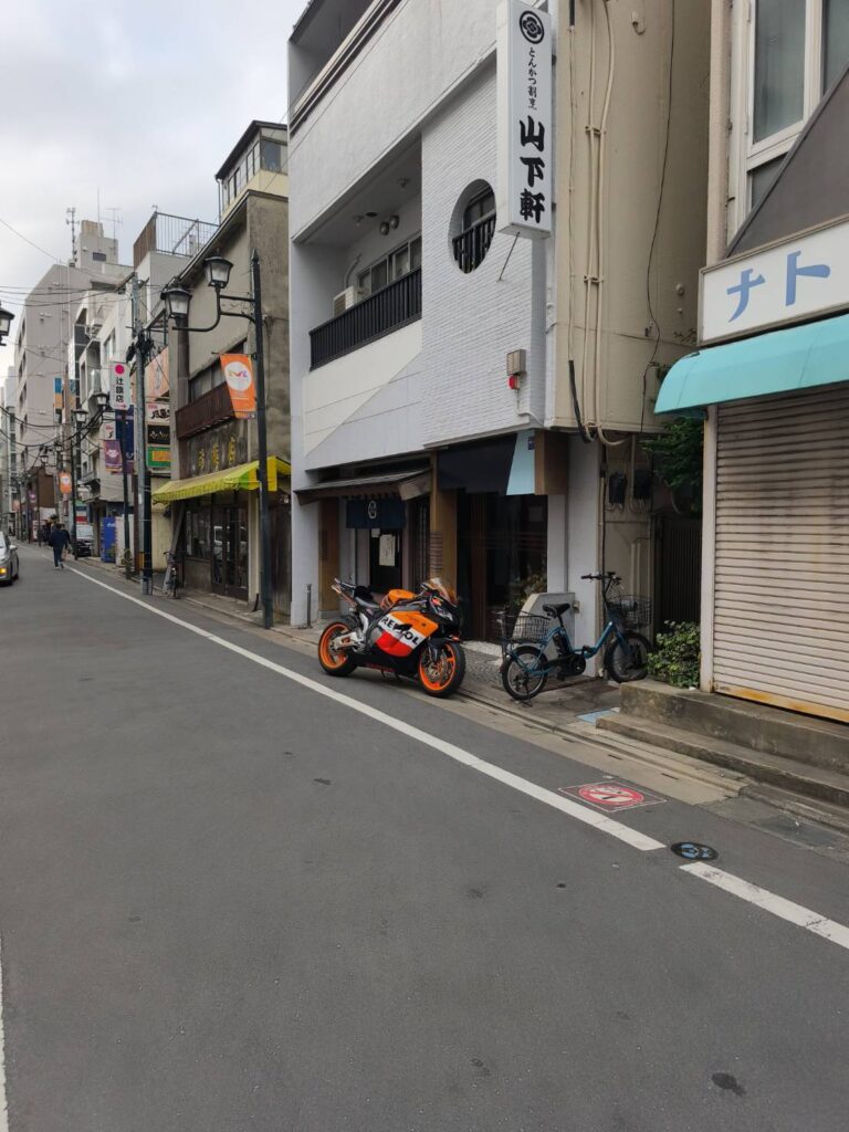 とんかつ割烹 山下軒の外観