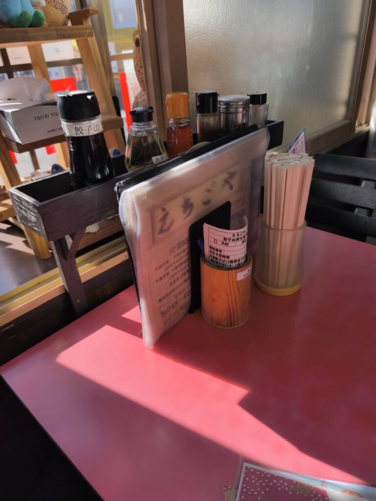 えちごやのテーブル席