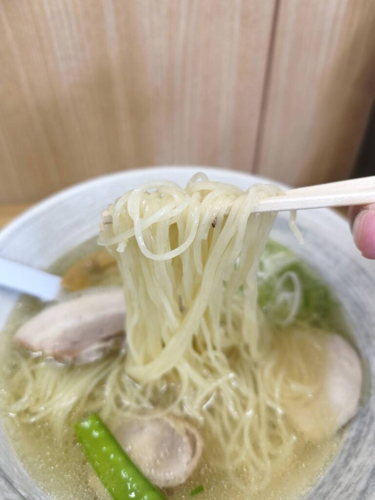 麺屋 鶏一匠の清湯(チンタン)ラーメン麺リフト