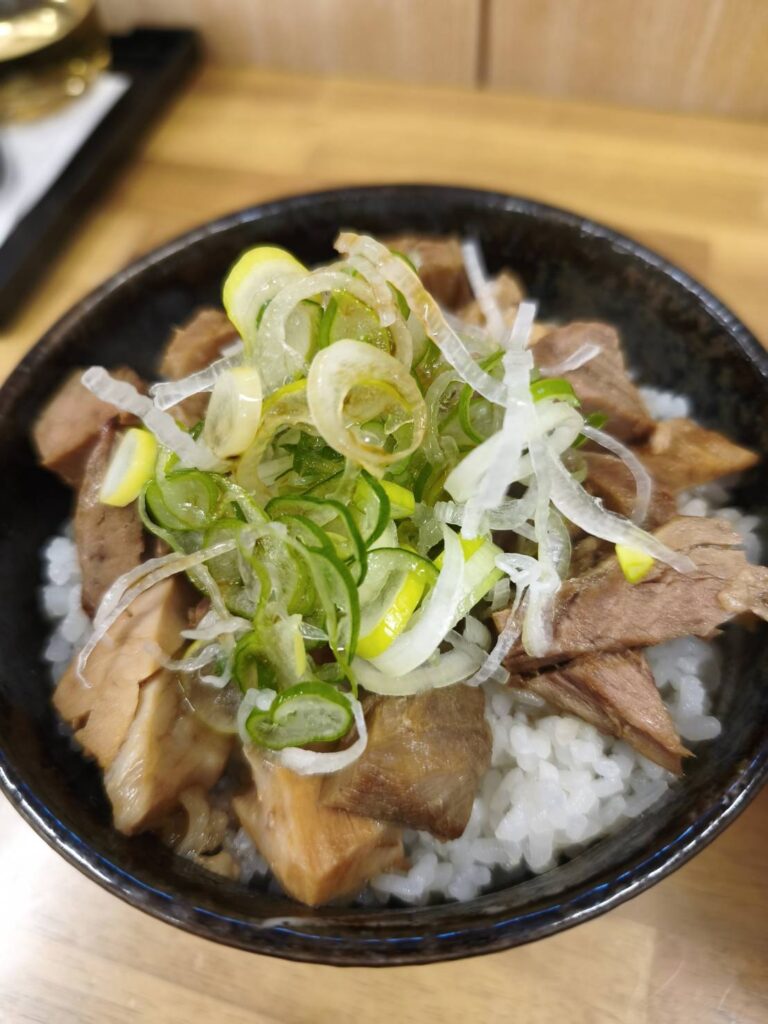 麺屋 鶏一匠のチャーシュー丼