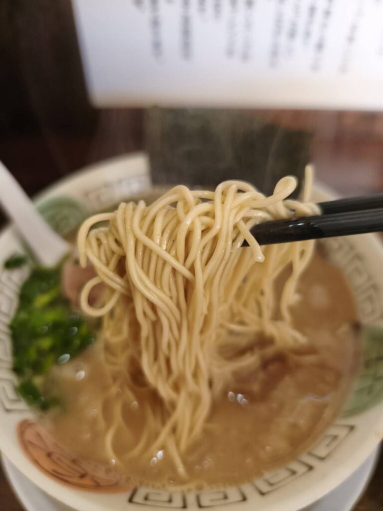らーめん楓神のバリカタ麺