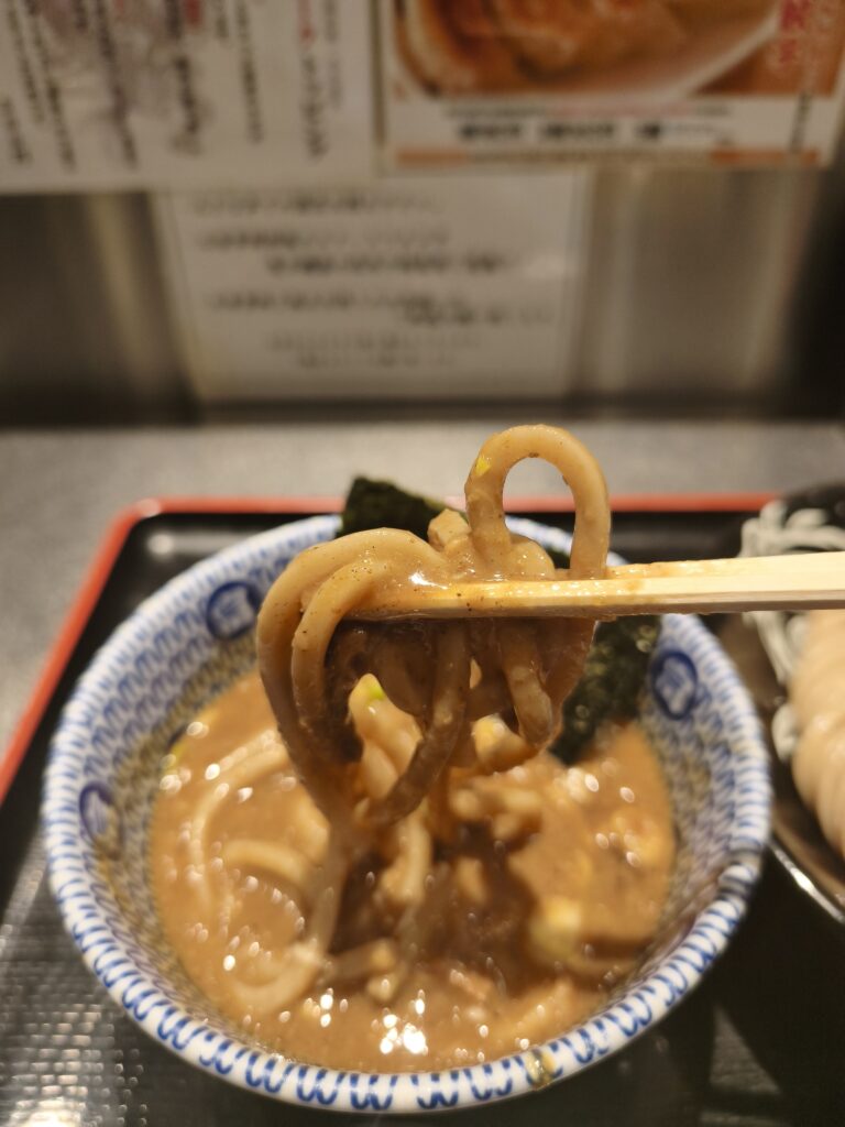 松戸富田麺絆の麺リフト