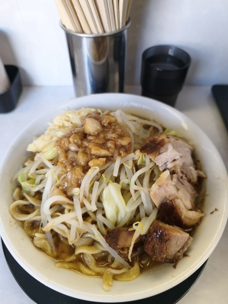 ラーメン豚ヒロのラーメン小にんにくマシマシあぶらマシ