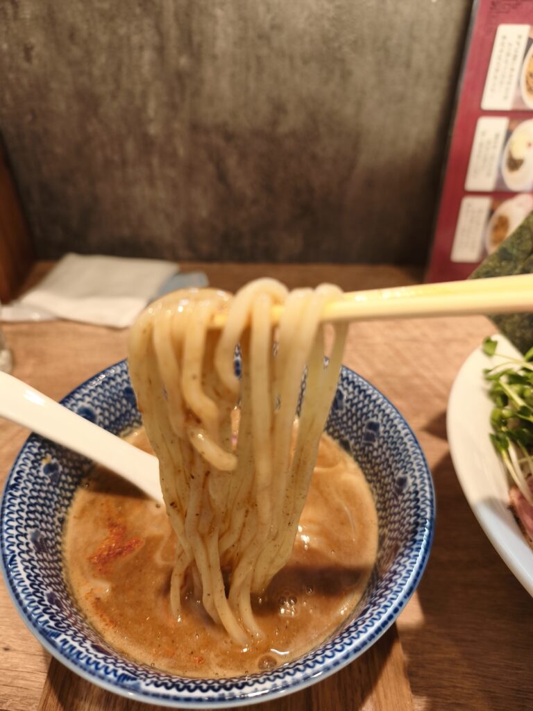 鶏そばみなもの麺リフト