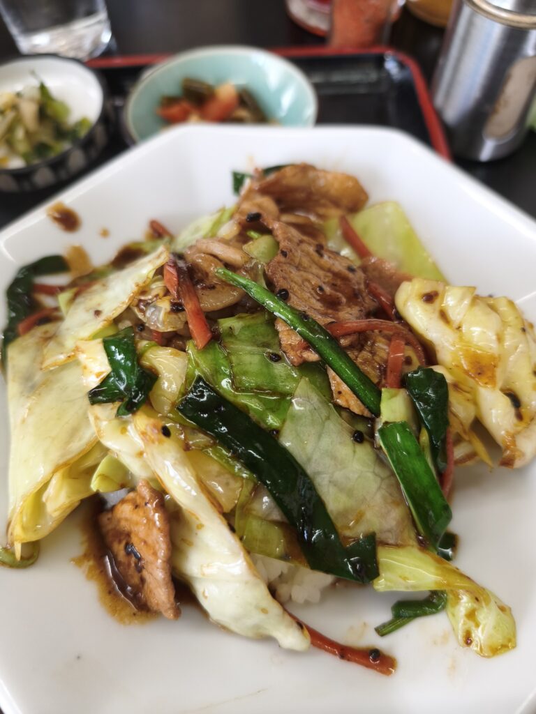 三ッ木屋食堂の回鍋肉丼