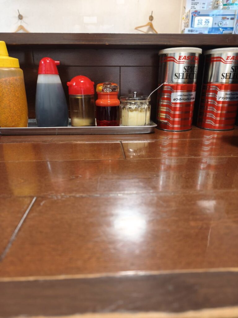 ぎと家 武里本店の卓上調味料