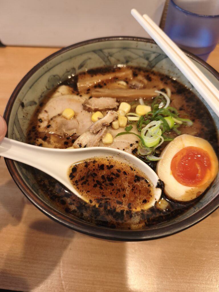 葱次郎大宮東口店の濃厚な味噌スープ