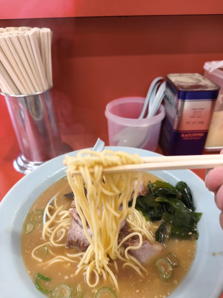 ラーメンショップ 沼目店の味噌ラーメンの麺