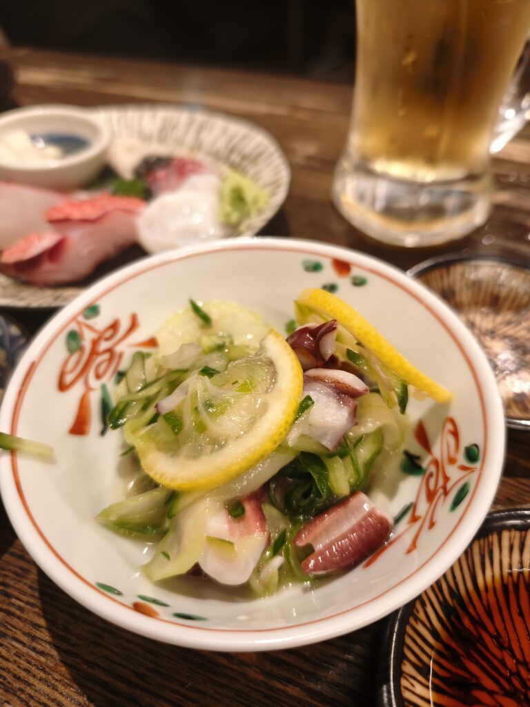 立ち呑みソメアカのタコ吸盤のレモンオイル
